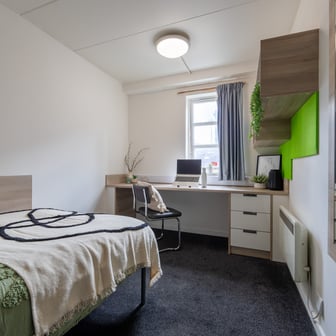 Silver Non Ensuite - Large - Image 1