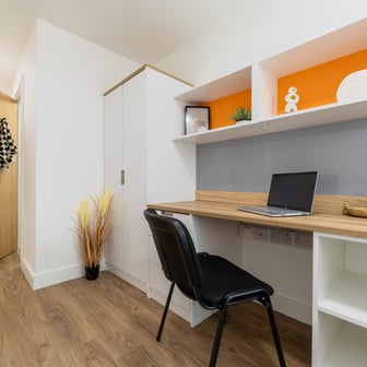 Gold Ensuite - Image 2