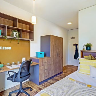 Classic En Suite - Image 1