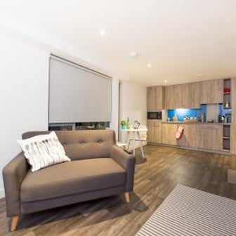 Executive Corner Penthouse - Image 3