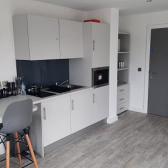 Premium Plus Studio - Image 1