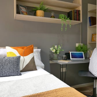 Classic 2 Bed Apartment - Image 3