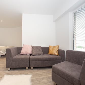 Diamond + Balcony - Image 4