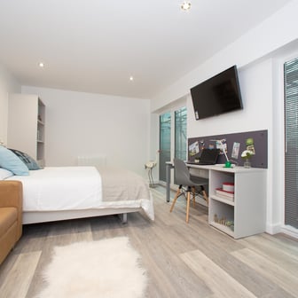 Silver Studio - Image 1