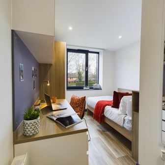 Bronze En Suite - Image 1
