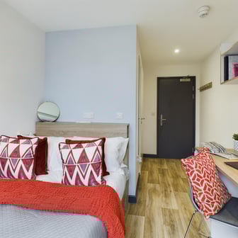 Bronze En Suite - Image 2