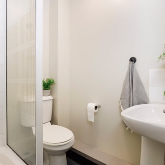 Bronze En Suite - Image 3