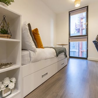 Premium Plus Studio - Image 1