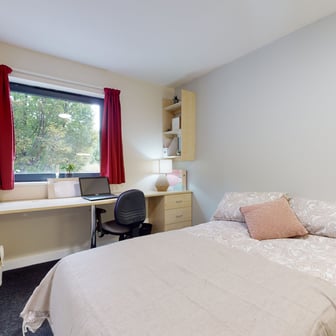 Classic 5 Bed Ensuite - Image 2