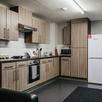 Premium 5 Bed Ensuite - Image 4