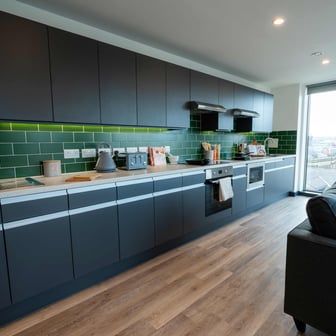 Gold En Suite - Image 10