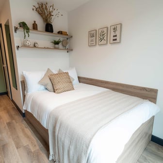 Silver En Suite - Image 1