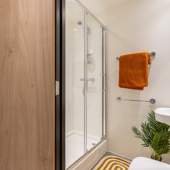 Classic Ensuite - Image 11