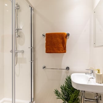 Classic Ensuite - Image 12
