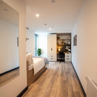 Platinum En Suite - Image 2
