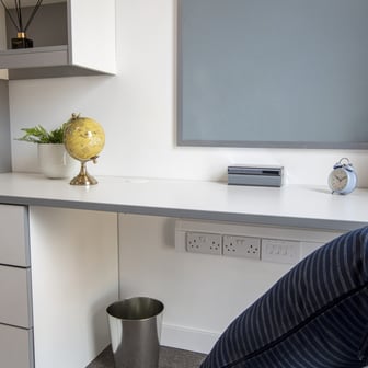 Deluxe Plus Ensuite with Sea View - Image 2