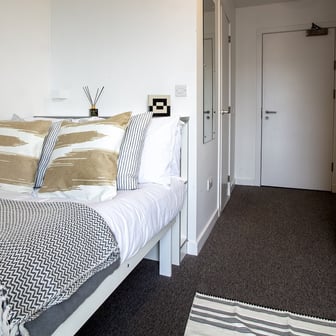 Premium Ensuite With Sea View - Image 3