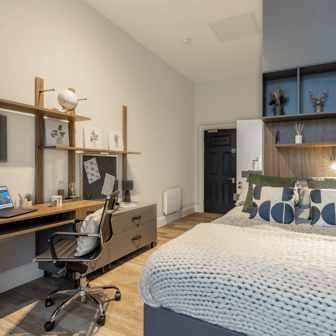 Gold Ensuite - Image 1