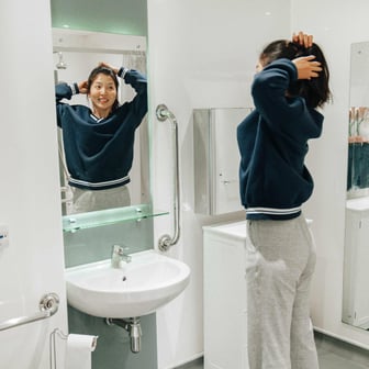 Gold En Suite - Image 5