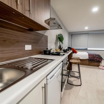 Penthouse Studio - Image 4