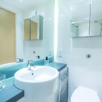 Sea View En Suite - Image 5