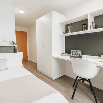 Sea View En Suite - Image 1