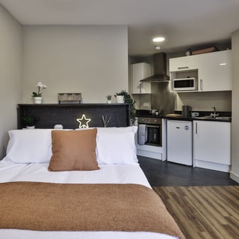 Gold Studio - Image 1