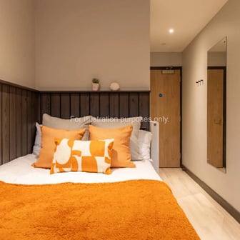 Lower Ground Classic Ensuite - Image 2