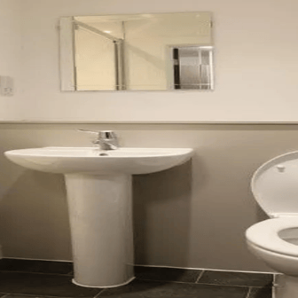 9 Bed Classic Ensuite - Image 5