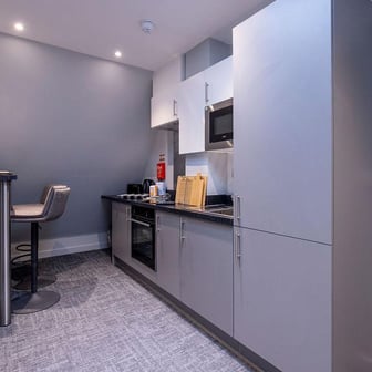 Classic 2 Bedroom Apartment - Image 5