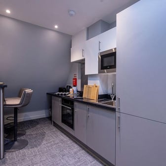 Premium 2 Bedroom Apartment - Image 5