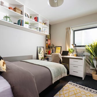 Gold En Suite - Image 1