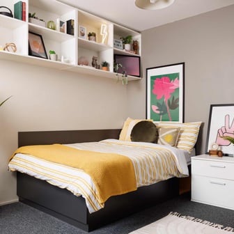 Bronze En Suite - Image 1