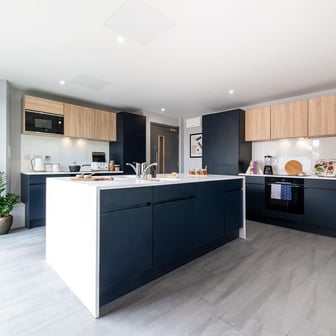 7 Bed Premium Ensuite - Image 4