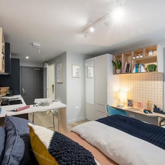 6 Bed Standard Ensuite - Image 3