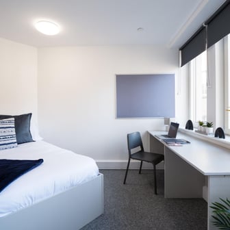 Platinum Ensuite - Image 1