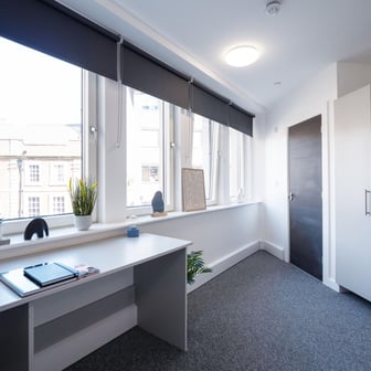 Platinum Ensuite - Image 2