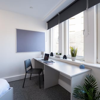 Platinum Ensuite - Image 3