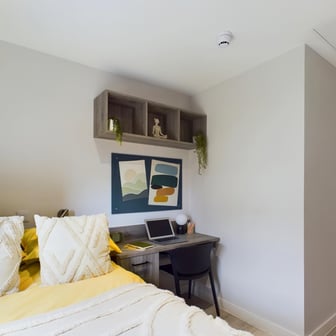 Luxury Ensuite - Image 2