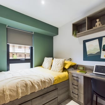 Luxury Ensuite - Image 1