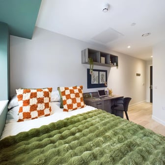 Superior Ensuite - Image 1