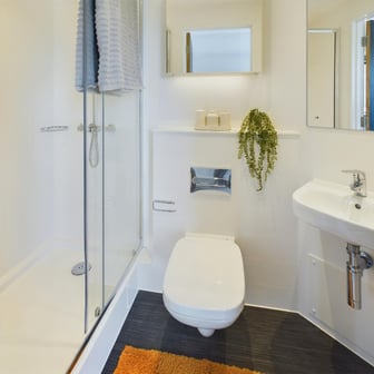 Superior Ensuite - Image 3