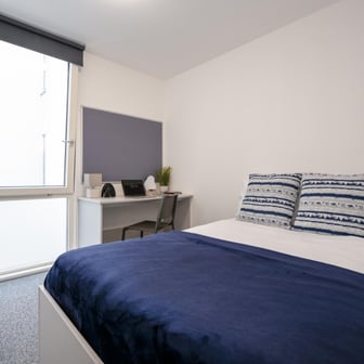 9 Bed Classic Ensuite - Image 2