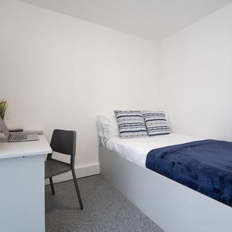 Silver Ensuite - Image 3