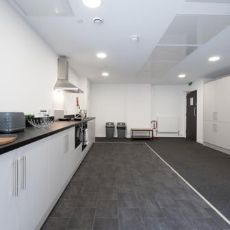 Gold Ensuite - Image 3