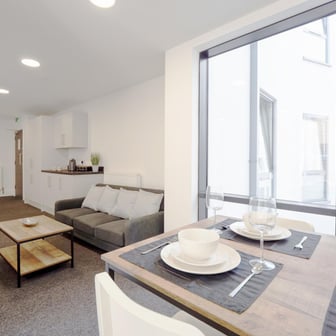 Silver Ensuite - Image 5