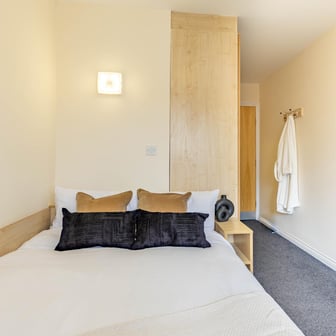 Premium Ensuite - Image 2