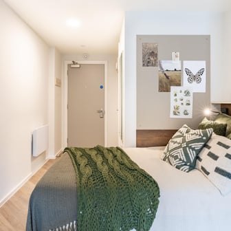 Gold Studio - Image 1