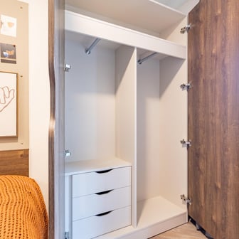 Penthouse Ensuite - Image 3