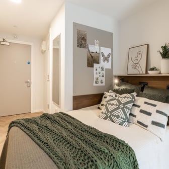 Silver Studio - Image 1